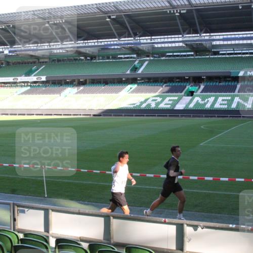 06.10.2024 - 19. swb-Marathon Bremen Yannick Fuchs http://msf.ph/oto/7349069 06.10.2024 10:21:40 Laufen im Stadion 7019, 7230, 7376, 7646, 7719, 7839, 7963, 8093, 8292, 8397, 8602, 8631, 8657, 8792, 8797, 8825, 8937, 8948, 8955 meine-sportfotos.de