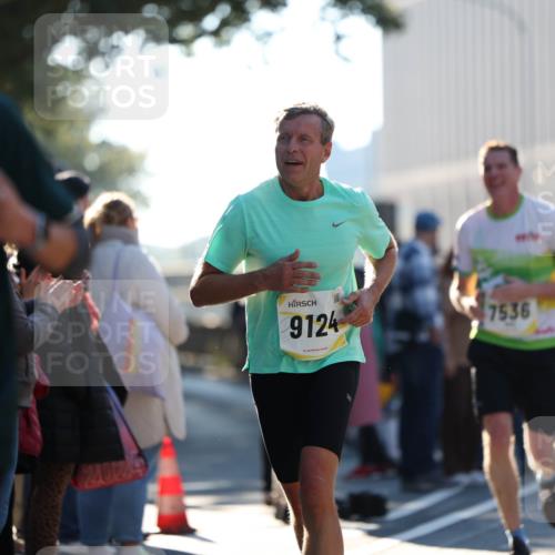 06.10.2024 - 19. swb-Marathon Bremen Michael Strokosch http://msf.ph/oto/7349091 06.10.2024 10:38:33 Laufen 8923, 2024, 9124, 7536, 700 meine-sportfotos.de