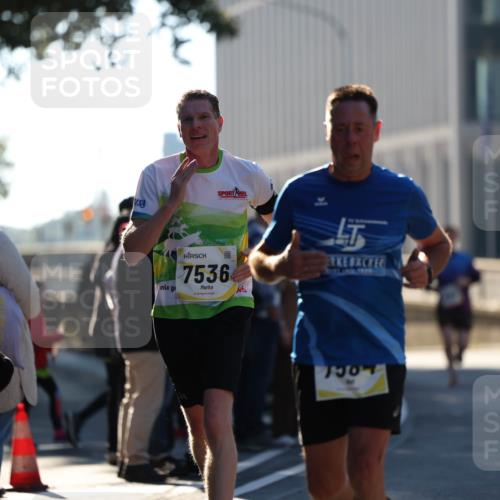 06.10.2024 - 19. swb-Marathon Bremen Michael Strokosch http://msf.ph/oto/7349108 06.10.2024 10:38:34 Laufen 2024, 7536, 1304 meine-sportfotos.de