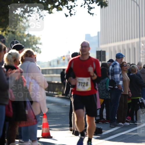 06.10.2024 - 19. swb-Marathon Bremen Michael Strokosch http://msf.ph/oto/7349122 06.10.2024 10:38:36 Laufen 7128 meine-sportfotos.de