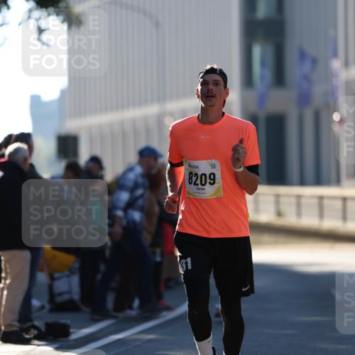 06.10.2024 - 19. swb-Marathon Bremen Michael Strokosch http://msf.ph/oto/7349140 06.10.2024 10:38:38 Laufen 8209 meine-sportfotos.de