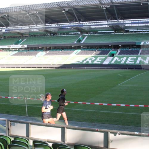 06.10.2024 - 19. swb-Marathon Bremen Yannick Fuchs http://msf.ph/oto/7349141 06.10.2024 10:22:29 Laufen im Stadion 7019, 7157, 7376, 7646, 7655, 7839, 7963, 7993, 8198, 8275, 8292, 8466, 8511, 8583, 8755, 8781, 8797, 8956, 9122 meine-sportfotos.de