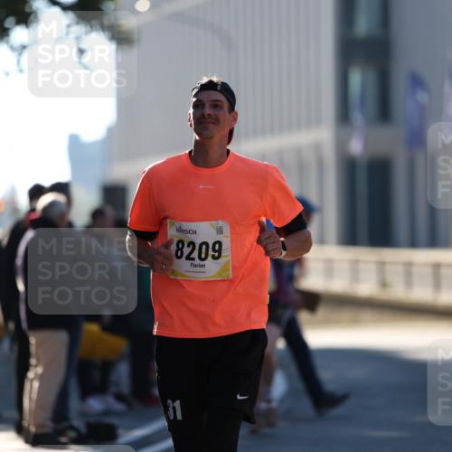 06.10.2024 - 19. swb-Marathon Bremen Michael Strokosch http://msf.ph/oto/7349148 06.10.2024 10:38:39 Laufen 8209, 31 meine-sportfotos.de