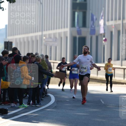 06.10.2024 - 19. swb-Marathon Bremen Michael Strokosch http://msf.ph/oto/7349185 06.10.2024 10:38:49 Laufen 8749 meine-sportfotos.de
