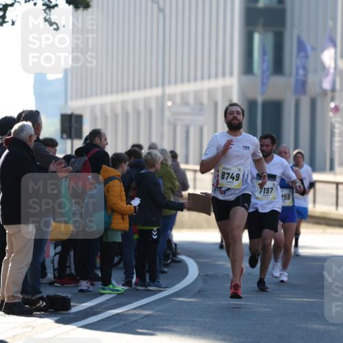 06.10.2024 - 19. swb-Marathon Bremen Michael Strokosch http://msf.ph/oto/7349208 06.10.2024 10:38:50 Laufen 8749, 7197, 59 meine-sportfotos.de