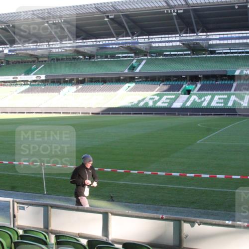 06.10.2024 - 19. swb-Marathon Bremen Yannick Fuchs http://msf.ph/oto/7349209 06.10.2024 10:23:22 Laufen im Stadion 7033, 7105, 7605, 7649, 8120, 8220, 8341, 8447, 8466, 8627, 8726, 8784, 9033, 9036, 9056, 9087 meine-sportfotos.de