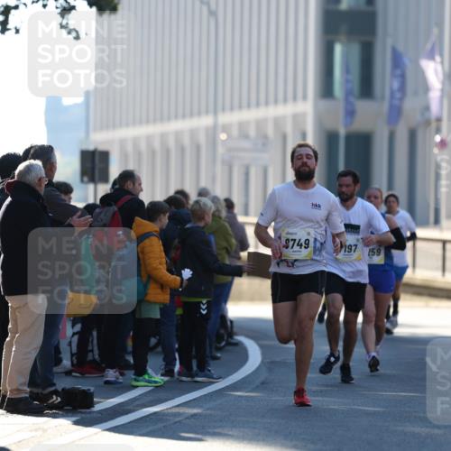 06.10.2024 - 19. swb-Marathon Bremen Michael Strokosch http://msf.ph/oto/7349212 06.10.2024 10:38:50 Laufen 9749, 197, 259 meine-sportfotos.de