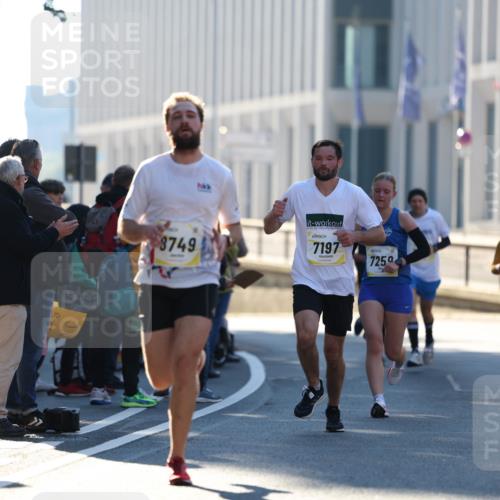 06.10.2024 - 19. swb-Marathon Bremen Michael Strokosch http://msf.ph/oto/7349219 06.10.2024 10:38:52 Laufen 8749, 7197, 7250, 8481 meine-sportfotos.de