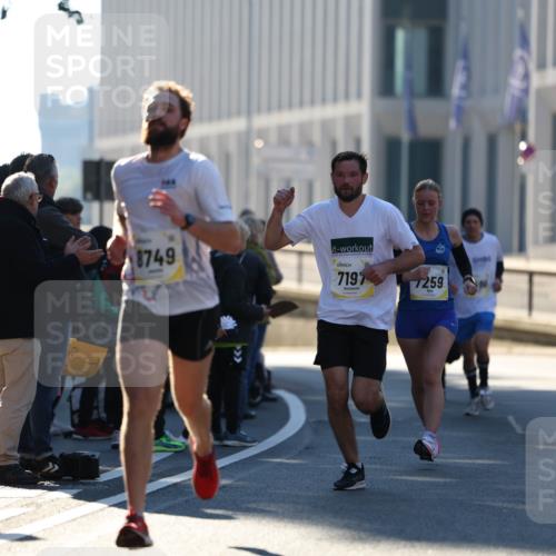 06.10.2024 - 19. swb-Marathon Bremen Michael Strokosch http://msf.ph/oto/7349223 06.10.2024 10:38:52 Laufen 8749, 7197, 7259, 8481 meine-sportfotos.de