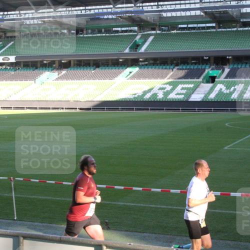 06.10.2024 - 19. swb-Marathon Bremen Yannick Fuchs http://msf.ph/oto/7349251 06.10.2024 10:23:41 Laufen im Stadion 7033, 7523, 7605, 7743, 7964, 8120, 8180, 8220, 8331, 8341, 8390, 8447, 8544, 8571, 8627, 8642, 8726, 8784, 9036, 9052, 9056 meine-sportfotos.de