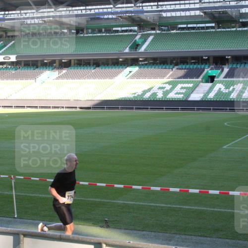 06.10.2024 - 19. swb-Marathon Bremen Yannick Fuchs http://msf.ph/oto/7349267 06.10.2024 10:23:43 Laufen im Stadion 7033, 7523, 7605, 7743, 7964, 8120, 8180, 8220, 8331, 8341, 8390, 8444, 8447, 8544, 8571, 8627, 8642, 8726, 8784, 9026, 9036, 9052, 9056 meine-sportfotos.de