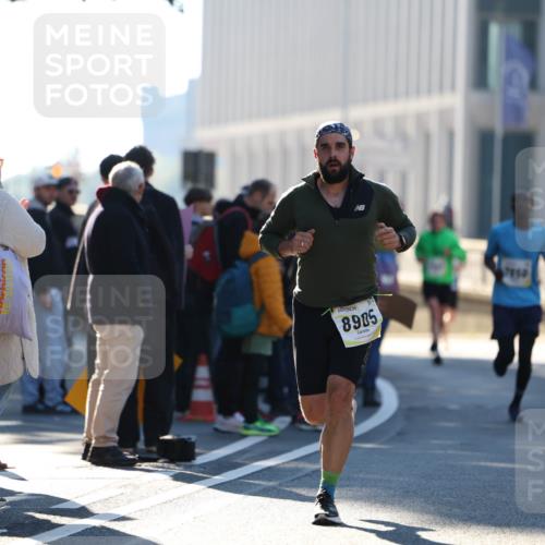 06.10.2024 - 19. swb-Marathon Bremen Michael Strokosch http://msf.ph/oto/7349345 06.10.2024 10:39:11 Laufen 8905, 7850, 8228 meine-sportfotos.de