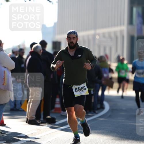 06.10.2024 - 19. swb-Marathon Bremen Michael Strokosch http://msf.ph/oto/7349351 06.10.2024 10:39:11 Laufen 8905, 8228 meine-sportfotos.de