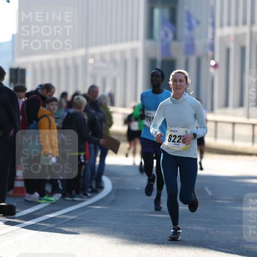 06.10.2024 - 19. swb-Marathon Bremen Michael Strokosch http://msf.ph/oto/7349362 06.10.2024 10:39:13 Laufen 76, 822 meine-sportfotos.de