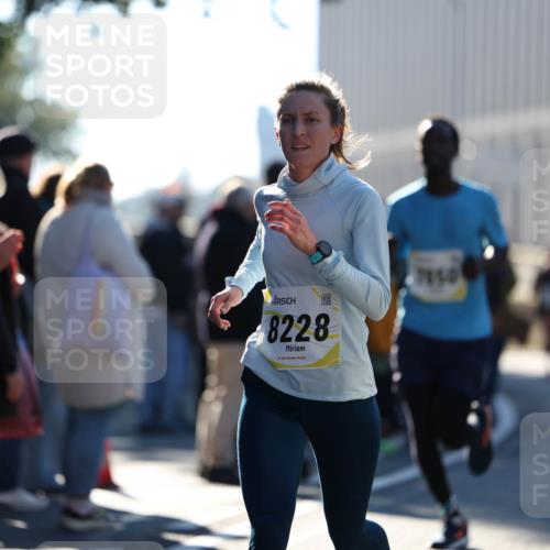 06.10.2024 - 19. swb-Marathon Bremen Michael Strokosch http://msf.ph/oto/7349393 06.10.2024 10:39:15 Laufen 8228, 7850 meine-sportfotos.de
