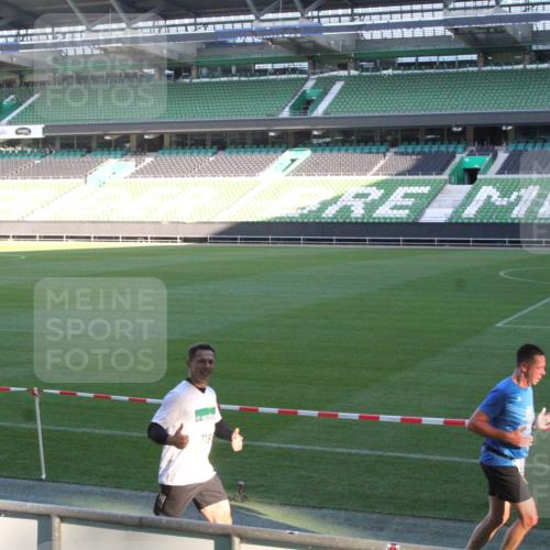 06.10.2024 - 19. swb-Marathon Bremen Yannick Fuchs http://msf.ph/oto/7349399 06.10.2024 10:24:18 Laufen im Stadion 7081, 7128, 7196, 7283, 7523, 7536, 7579, 7584, 7738, 7743, 7759, 7964, 8000, 8060, 8094, 8095, 8180, 8220, 8331, 8383, 8390, 8441, 8444, 8446, 8544, 8571, 8642, 8656, 8726, 8813, 8831, 8974, 8992, 9019, 9026, 9052, 9082 meine-sportfotos.de
