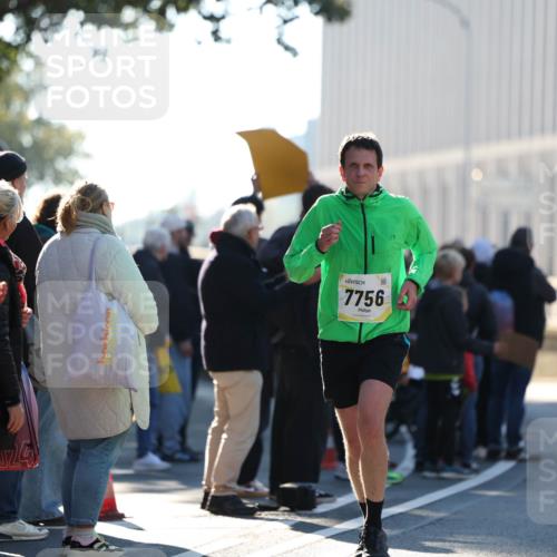 06.10.2024 - 19. swb-Marathon Bremen Michael Strokosch http://msf.ph/oto/7349413 06.10.2024 10:39:19 Laufen 24, 7756, 7 meine-sportfotos.de