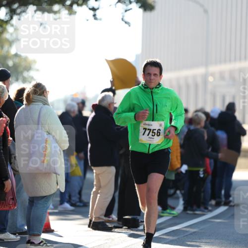 06.10.2024 - 19. swb-Marathon Bremen Michael Strokosch http://msf.ph/oto/7349416 06.10.2024 10:39:20 Laufen 24, 7756 meine-sportfotos.de