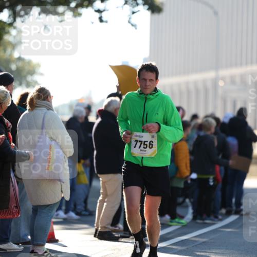 06.10.2024 - 19. swb-Marathon Bremen Michael Strokosch http://msf.ph/oto/7349420 06.10.2024 10:39:20 Laufen 4, 7756, 90 meine-sportfotos.de