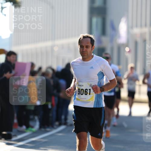 06.10.2024 - 19. swb-Marathon Bremen Michael Strokosch http://msf.ph/oto/7349422 06.10.2024 10:39:21 Laufen 756, 9061 meine-sportfotos.de