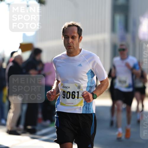 06.10.2024 - 19. swb-Marathon Bremen Michael Strokosch http://msf.ph/oto/7349430 06.10.2024 10:39:21 Laufen 9061 meine-sportfotos.de