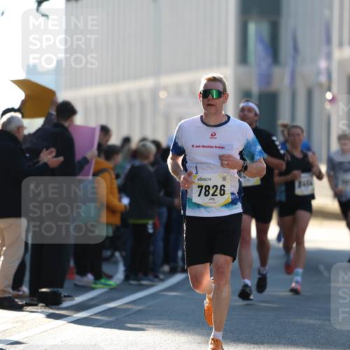 06.10.2024 - 19. swb-Marathon Bremen Michael Strokosch http://msf.ph/oto/7349436 06.10.2024 10:39:22 Laufen 0, 18, 23, 7826, 2454 meine-sportfotos.de