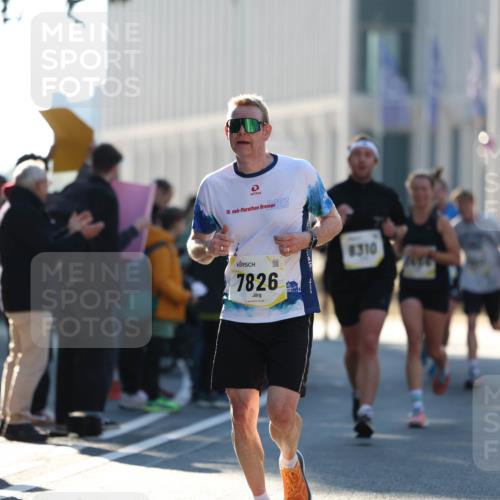 06.10.2024 - 19. swb-Marathon Bremen Michael Strokosch http://msf.ph/oto/7349440 06.10.2024 10:39:23 Laufen 2023, 18, 23, 7826, 8310, 7771 meine-sportfotos.de
