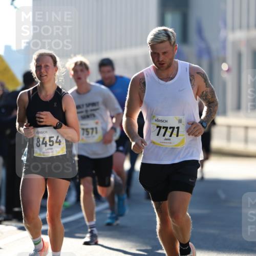06.10.2024 - 19. swb-Marathon Bremen Michael Strokosch http://msf.ph/oto/7349464 06.10.2024 10:39:26 Laufen 8454, 7571, 7771 meine-sportfotos.de