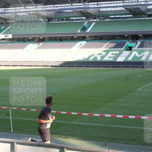 06.10.2024 - 19. swb-Marathon Bremen Yannick Fuchs http://msf.ph/oto/7349487 06.10.2024 10:24:43 Laufen im Stadion 7081, 7128, 7196, 7197, 7259, 7283, 7363, 7536, 7555, 7571, 7579, 7584, 7648, 7650, 7738, 7759, 8000, 8060, 8094, 8095, 8209, 8226, 8311, 8313, 8329, 8383, 8441, 8444, 8446, 8454, 8654, 8656, 8785, 8796, 8813, 8831, 8962, 8974, 8992, 9019, 9064, 9082, 9124 meine-sportfotos.de