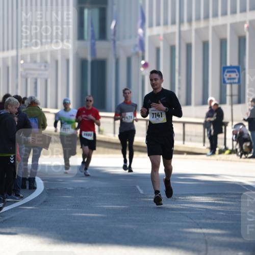 06.10.2024 - 19. swb-Marathon Bremen Michael Strokosch http://msf.ph/oto/7349493 06.10.2024 10:39:30 Laufen 4871, 29478, 7141 meine-sportfotos.de