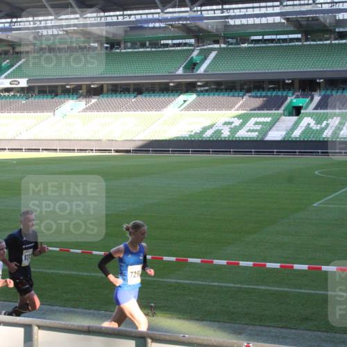06.10.2024 - 19. swb-Marathon Bremen Yannick Fuchs http://msf.ph/oto/7349505 06.10.2024 10:24:47 Laufen im Stadion 7081, 7128, 7196, 7197, 7259, 7283, 7363, 7536, 7555, 7571, 7579, 7584, 7648, 7650, 7738, 7759, 8060, 8094, 8095, 8209, 8226, 8311, 8313, 8329, 8383, 8441, 8446, 8454, 8654, 8656, 8785, 8796, 8813, 8831, 8939, 8962, 8974, 8992, 9019, 9064, 9082, 9124 meine-sportfotos.de