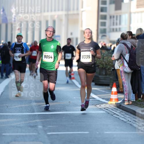 06.10.2024 - 19. swb-Marathon Bremen Michael Strokosch http://msf.ph/oto/7349534 06.10.2024 10:41:16 Laufen 7978, 9054, 8335 meine-sportfotos.de