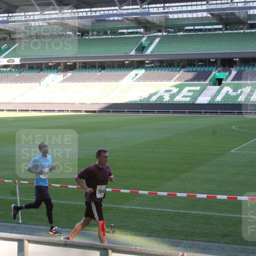 06.10.2024 - 19. swb-Marathon Bremen Yannick Fuchs http://msf.ph/oto/7349548 06.10.2024 10:24:54 Laufen im Stadion 7081, 7128, 7196, 7197, 7259, 7283, 7363, 7536, 7555, 7571, 7584, 7648, 7650, 7738, 7759, 8094, 8209, 8226, 8310, 8311, 8313, 8329, 8383, 8441, 8445, 8446, 8454, 8654, 8656, 8785, 8796, 8813, 8831, 8939, 8962, 8974, 9019, 9064, 9082, 9124 meine-sportfotos.de