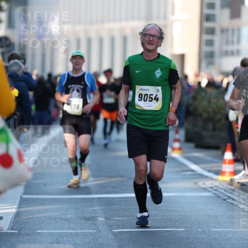 06.10.2024 - 19. swb-Marathon Bremen Michael Strokosch http://msf.ph/oto/7349549 06.10.2024 10:41:19 Laufen 978, 9054, 8335 meine-sportfotos.de