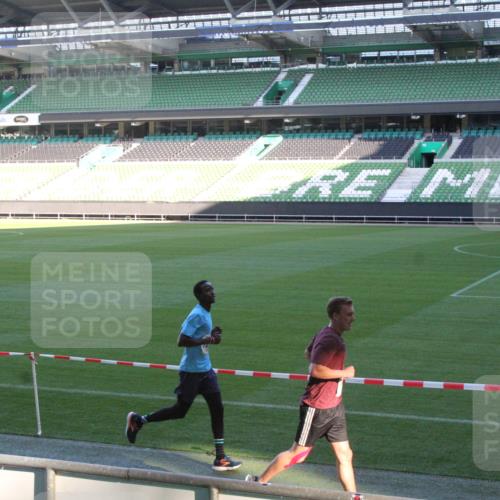 06.10.2024 - 19. swb-Marathon Bremen Yannick Fuchs http://msf.ph/oto/7349555 06.10.2024 10:24:54 Laufen im Stadion 7081, 7128, 7196, 7197, 7259, 7283, 7363, 7536, 7555, 7571, 7584, 7648, 7650, 7738, 7759, 8094, 8209, 8226, 8310, 8311, 8313, 8329, 8383, 8441, 8445, 8446, 8454, 8654, 8656, 8785, 8796, 8813, 8831, 8939, 8962, 8974, 9019, 9064, 9082, 9124 meine-sportfotos.de