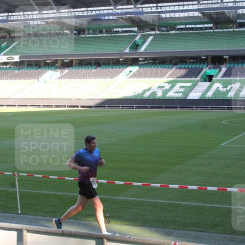 06.10.2024 - 19. swb-Marathon Bremen Yannick Fuchs http://msf.ph/oto/7349560 06.10.2024 10:24:56 Laufen im Stadion 7081, 7128, 7196, 7197, 7259, 7283, 7363, 7536, 7555, 7571, 7584, 7648, 7650, 7738, 7759, 8094, 8209, 8226, 8310, 8311, 8313, 8329, 8441, 8445, 8446, 8454, 8517, 8654, 8656, 8785, 8796, 8813, 8831, 8939, 8962, 9019, 9064, 9082, 9124 meine-sportfotos.de