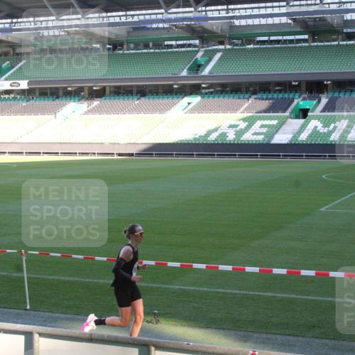 06.10.2024 - 19. swb-Marathon Bremen Yannick Fuchs http://msf.ph/oto/7349570 06.10.2024 10:25:02 Laufen im Stadion 7081, 7196, 7197, 7259, 7363, 7536, 7555, 7571, 7584, 7648, 7650, 7756, 7759, 8094, 8209, 8226, 8310, 8311, 8313, 8329, 8441, 8445, 8454, 8517, 8654, 8785, 8796, 8813, 8831, 8939, 8962, 9019, 9064, 9082, 9124 meine-sportfotos.de