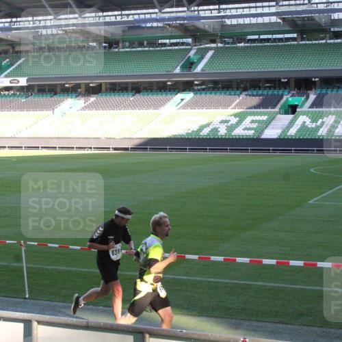 06.10.2024 - 19. swb-Marathon Bremen Yannick Fuchs http://msf.ph/oto/7349575 06.10.2024 10:25:07 Laufen im Stadion 7081, 7197, 7259, 7363, 7536, 7555, 7571, 7648, 7650, 7756, 7759, 8094, 8209, 8226, 8310, 8311, 8313, 8329, 8445, 8454, 8517, 8654, 8680, 8749, 8785, 8796, 8813, 8831, 8939, 8962, 9019, 9064, 9124 meine-sportfotos.de