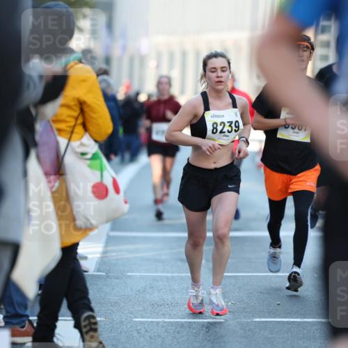 06.10.2024 - 19. swb-Marathon Bremen Michael Strokosch http://msf.ph/oto/7349577 06.10.2024 10:41:25 Laufen 8239, 5561 meine-sportfotos.de