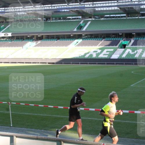 06.10.2024 - 19. swb-Marathon Bremen Yannick Fuchs http://msf.ph/oto/7349587 06.10.2024 10:25:07 Laufen im Stadion 7081, 7197, 7259, 7363, 7536, 7555, 7571, 7648, 7650, 7756, 7759, 8094, 8209, 8226, 8310, 8311, 8313, 8329, 8445, 8454, 8517, 8654, 8680, 8749, 8785, 8796, 8813, 8831, 8939, 8962, 9019, 9064, 9124 meine-sportfotos.de