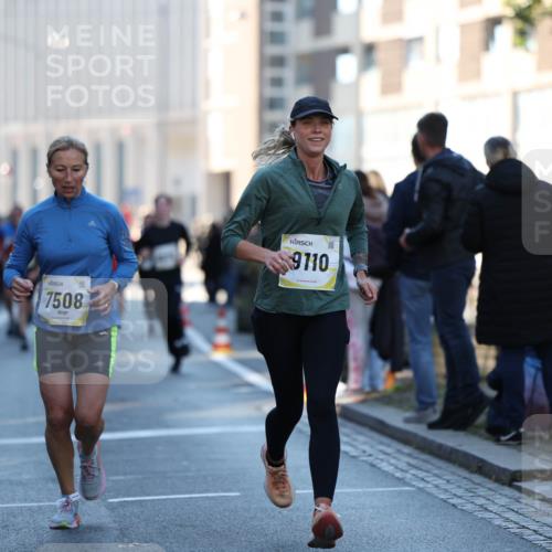 06.10.2024 - 19. swb-Marathon Bremen Michael Strokosch http://msf.ph/oto/7349600 06.10.2024 10:41:38 Laufen 7508, 9110 meine-sportfotos.de
