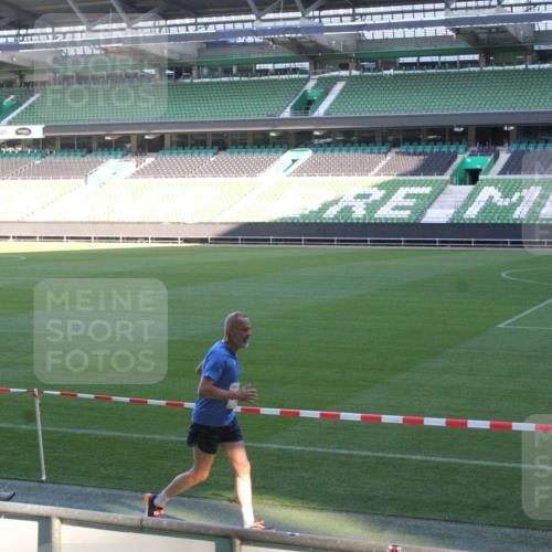 06.10.2024 - 19. swb-Marathon Bremen Yannick Fuchs http://msf.ph/oto/7349605 06.10.2024 10:25:21 Laufen im Stadion 7197, 7259, 7260, 7363, 7571, 7648, 7650, 7756, 7826, 7906, 8209, 8226, 8228, 8242, 8310, 8311, 8313, 8329, 8412, 8445, 8454, 8478, 8517, 8654, 8666, 8671, 8672, 8680, 8713, 8749, 8785, 8796, 8806, 8812, 8939, 8962, 8975, 9064, 9124 meine-sportfotos.de