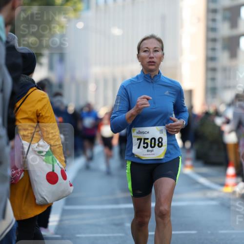 06.10.2024 - 19. swb-Marathon Bremen Michael Strokosch http://msf.ph/oto/7349615 06.10.2024 10:41:39 Laufen 7508 meine-sportfotos.de