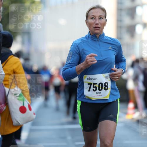 06.10.2024 - 19. swb-Marathon Bremen Michael Strokosch http://msf.ph/oto/7349625 06.10.2024 10:41:40 Laufen 7508 meine-sportfotos.de