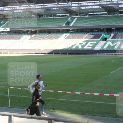 06.10.2024 - 19. swb-Marathon Bremen Yannick Fuchs http://msf.ph/oto/7349630 06.10.2024 10:25:24 Laufen im Stadion 7197, 7259, 7260, 7363, 7571, 7648, 7650, 7756, 7826, 7906, 8209, 8226, 8228, 8242, 8310, 8311, 8313, 8329, 8412, 8445, 8454, 8478, 8517, 8666, 8671, 8672, 8680, 8713, 8715, 8749, 8796, 8806, 8812, 8939, 8962, 8975, 9064 meine-sportfotos.de