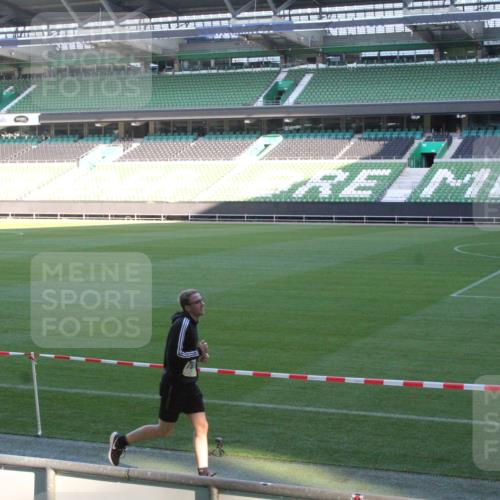 06.10.2024 - 19. swb-Marathon Bremen Yannick Fuchs http://msf.ph/oto/7349644 06.10.2024 10:25:30 Laufen im Stadion 7197, 7259, 7260, 7363, 7571, 7648, 7650, 7756, 7826, 7906, 8209, 8226, 8228, 8242, 8310, 8311, 8313, 8329, 8412, 8445, 8478, 8497, 8517, 8666, 8671, 8672, 8680, 8713, 8715, 8749, 8796, 8806, 8812, 8905, 8939, 8962, 8975 meine-sportfotos.de