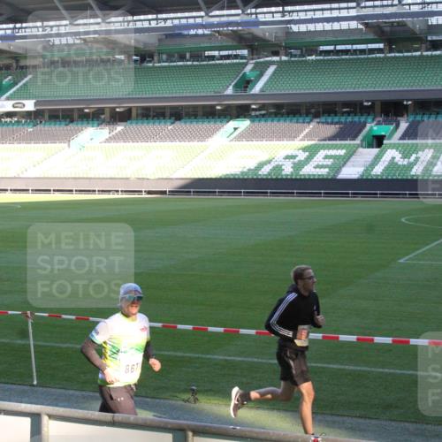 06.10.2024 - 19. swb-Marathon Bremen Yannick Fuchs http://msf.ph/oto/7349654 06.10.2024 10:25:31 Laufen im Stadion 7197, 7259, 7260, 7363, 7571, 7648, 7650, 7756, 7826, 7906, 8209, 8226, 8228, 8242, 8310, 8311, 8313, 8329, 8412, 8445, 8478, 8497, 8517, 8666, 8671, 8672, 8680, 8713, 8715, 8749, 8796, 8806, 8812, 8905, 8939, 8962, 8975 meine-sportfotos.de