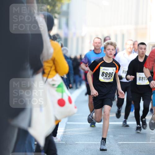 06.10.2024 - 19. swb-Marathon Bremen Michael Strokosch http://msf.ph/oto/7349659 06.10.2024 10:41:46 Laufen 8996, 88, 881, 8997 meine-sportfotos.de