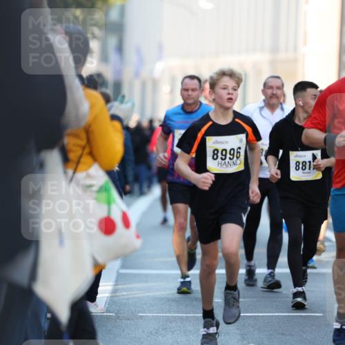 06.10.2024 - 19. swb-Marathon Bremen Michael Strokosch http://msf.ph/oto/7349665 06.10.2024 10:41:46 Laufen 8996, 881, 8997 meine-sportfotos.de
