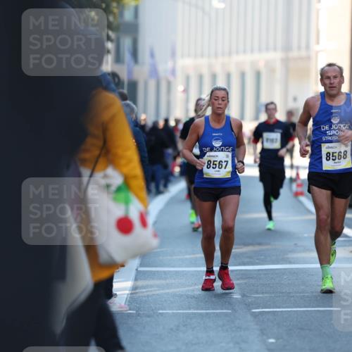 06.10.2024 - 19. swb-Marathon Bremen Michael Strokosch http://msf.ph/oto/7349692 06.10.2024 10:41:56 Laufen 8567, 7167, 8568 meine-sportfotos.de